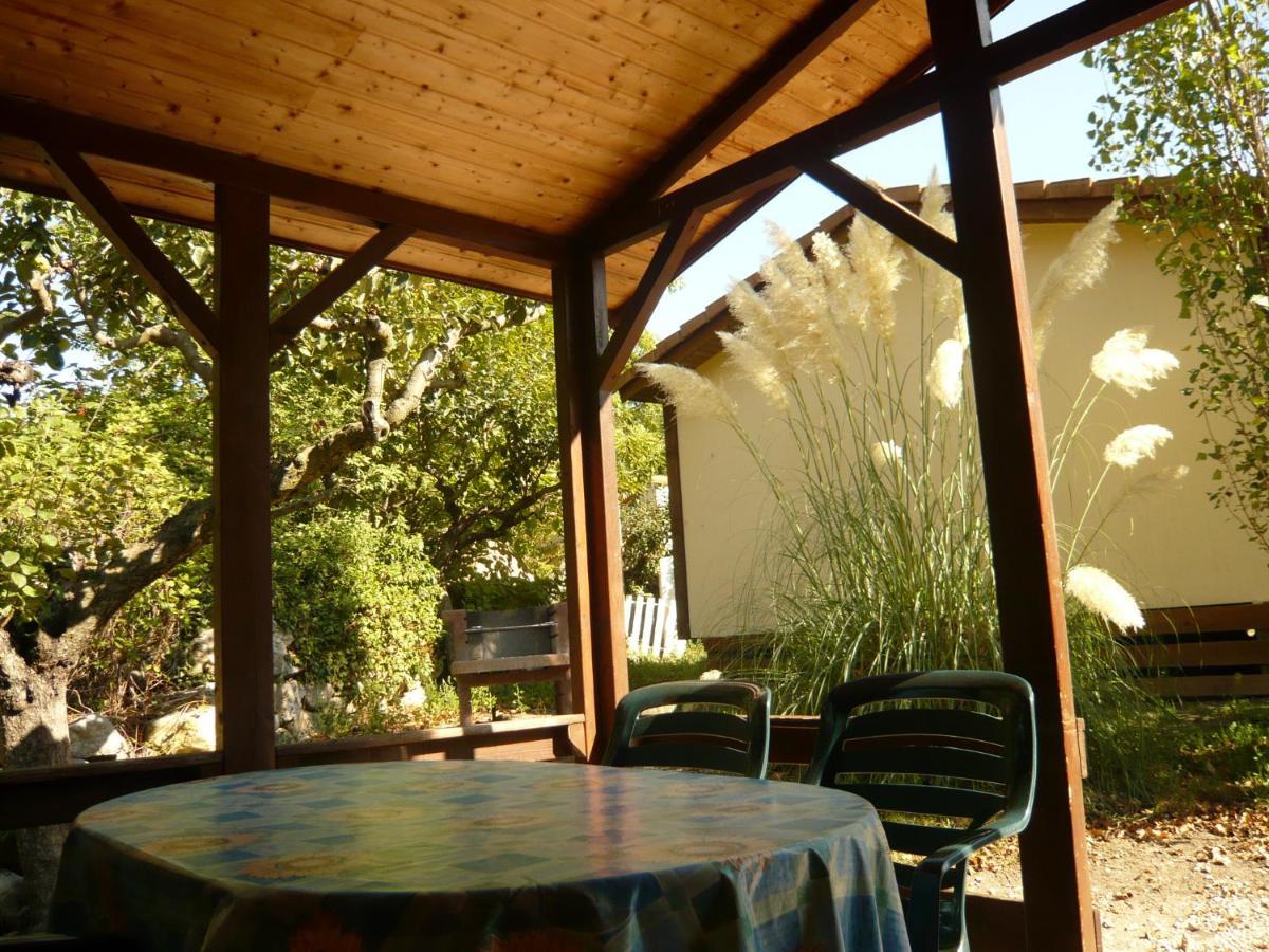 Les Chalets Du Verger Des Ascarines Corneilla-de-Conflent Bagian luar foto
